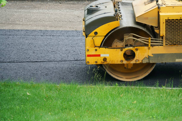 Best Driveway Paving Contractor  in Navy Yard City, WA